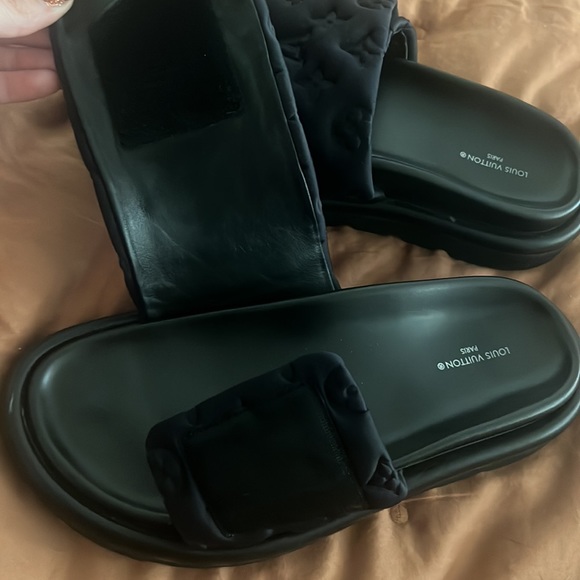 Louis Vuitton black embroidered pool slides - Picture 3 of 7